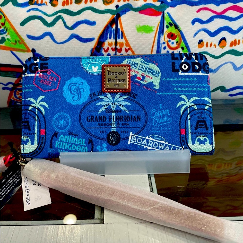 Dooney & Bourke Disney Vacation Club Wristlet Wallet NWT
